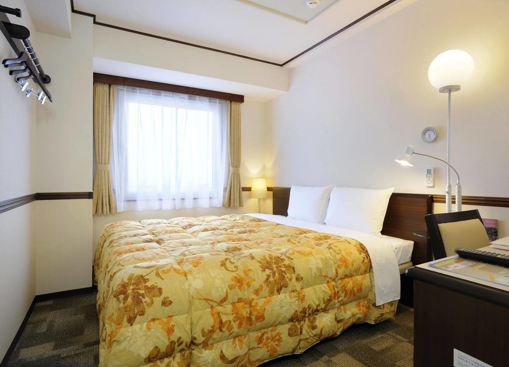Toyoko Inn Kofu-Eki Minami-Guchi No.1 מראה חיצוני תמונה