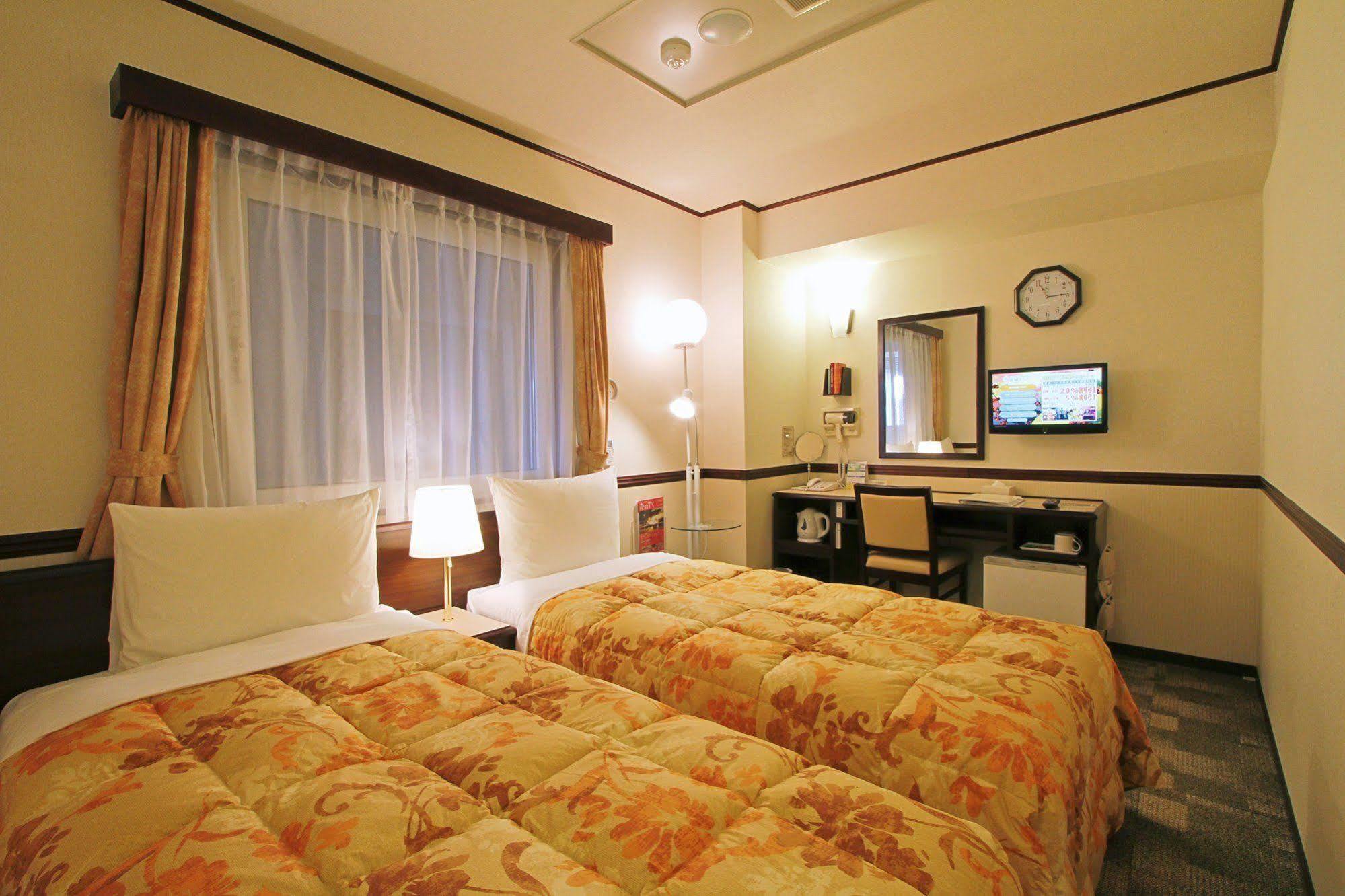 Toyoko Inn Kofu-Eki Minami-Guchi No.1 מראה חיצוני תמונה